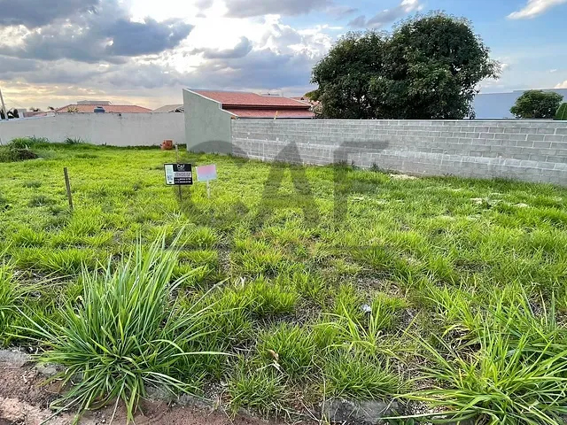 Terreno com 283m², à venda, no bairro Centro em Jaguariúna