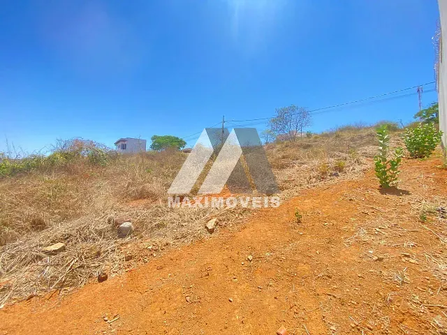Terreno com 720m², à venda, no bairro São Geraldo em Araçuaí