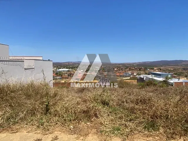 Terreno com 720m², à venda, no bairro São Geraldo em Araçuaí