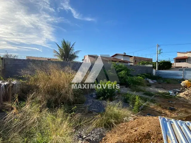 Terreno com 180m², à venda, no bairro São Francisco em Araçuaí
