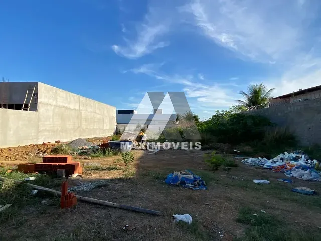 Terreno com 180m², à venda, no bairro São Francisco em Araçuaí
