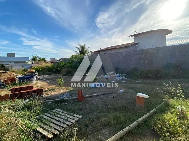 Terreno com 180m², à venda, no bairro São Francisco em Araçuaí