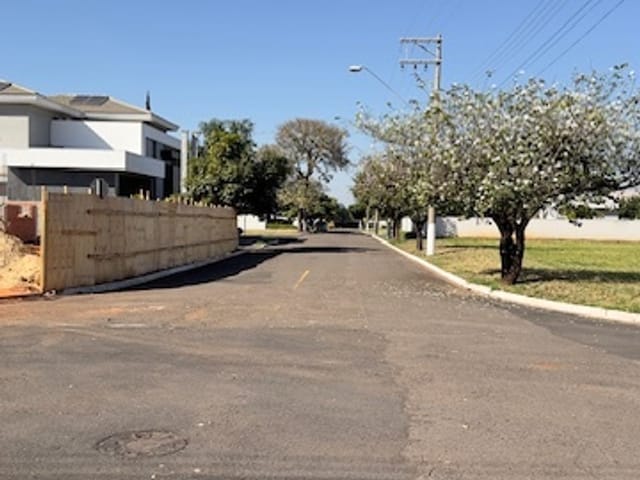 Terreno com 1000m², à venda, no bairro Condomínio Residencial Guatambu Park em Birigüi
