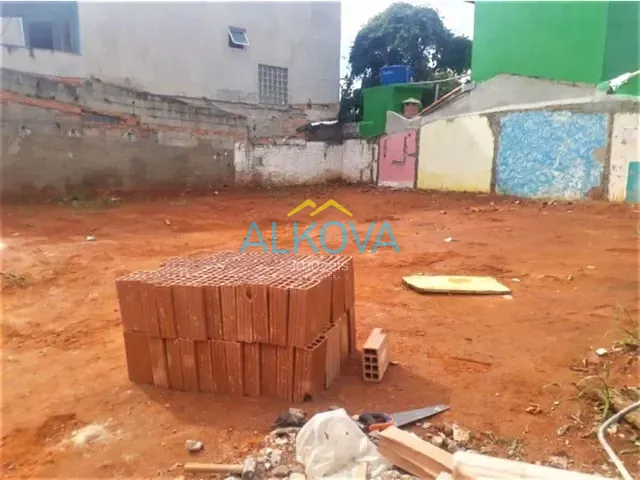 Terreno com 242m², à venda, no bairro Putim em São José dos Campos