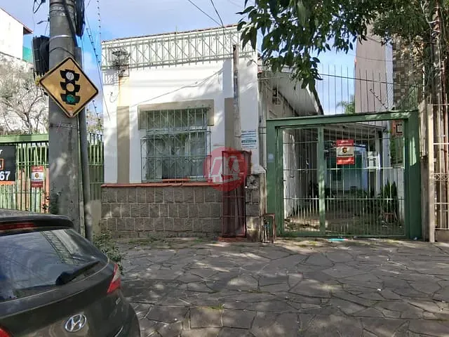 Terreno com 145m², à venda, no bairro Santa Cecília em Porto Alegre