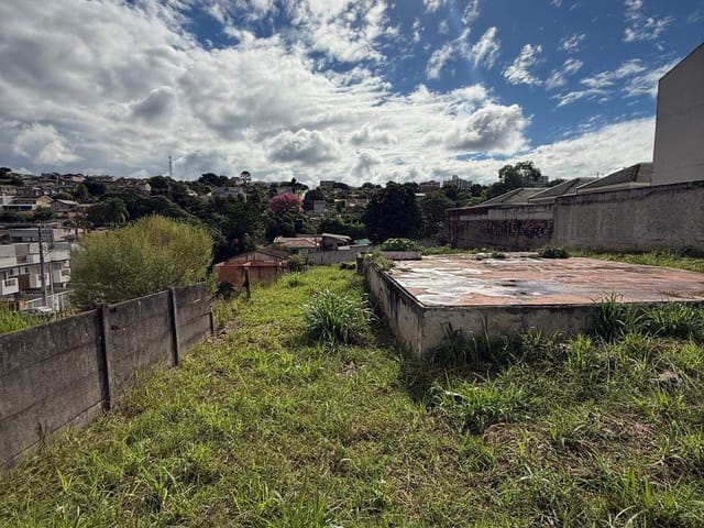 Terreno com 600m², à venda, no bairro Oficinas em Ponta Grossa