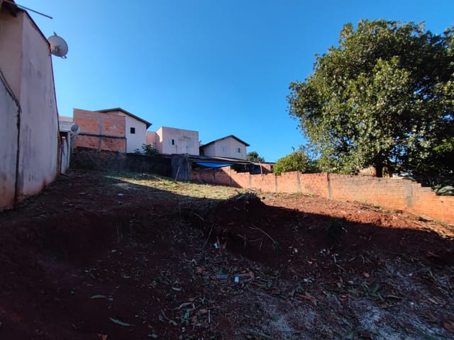 Terreno com 268m², à venda, no bairro Alto da Boa Vista em Londrina