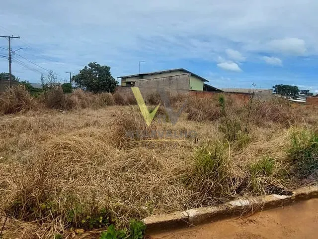 Terreno com 650m², à venda, no bairro Vila São Vicente (Igrejinha) em Anápolis