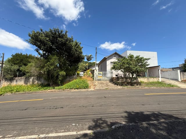 Terreno com 1200m², à venda, no bairro Oficinas em Ponta Grossa