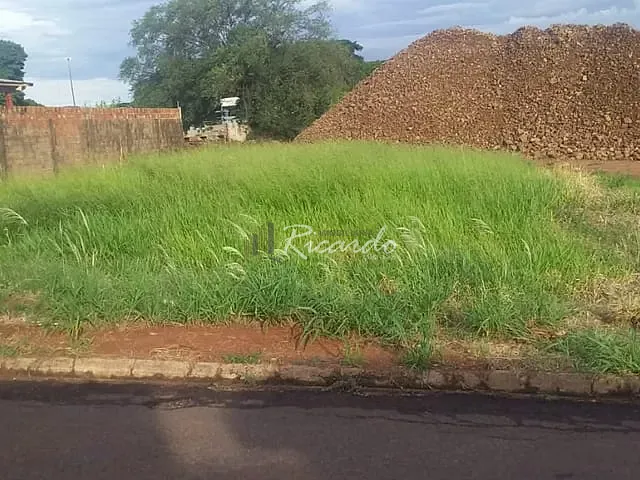 Terreno com 283m², à venda, no bairro Centro em Sabáudia