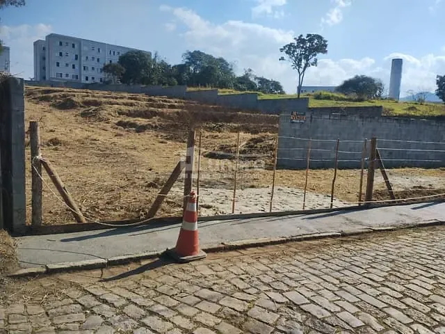 Terreno com 3000m², à venda, no bairro Botujuru em Mogi das Cruzes