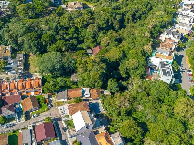 Terreno com 1607m², à venda, no bairro Campo Comprido em Curitiba