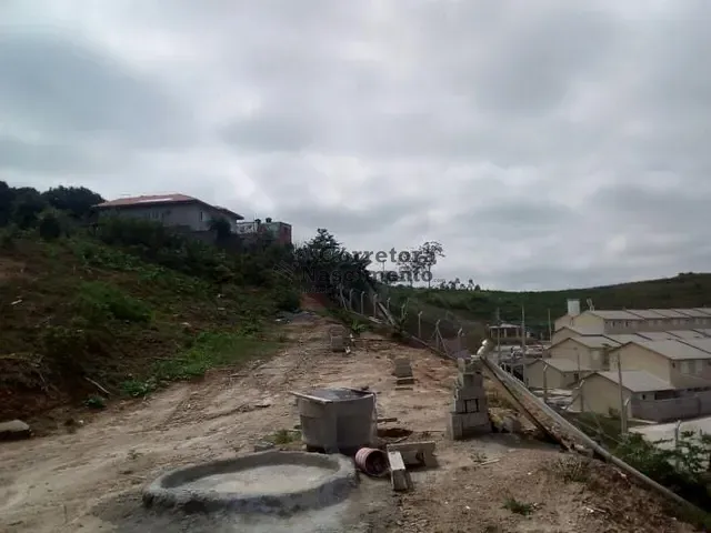 Terreno com 2600m², à venda, no bairro Jardim Colônia em Jacareí