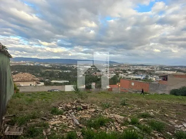 Terreno com 1806m², à venda, no bairro Colinas de Inhandjara em Itupeva