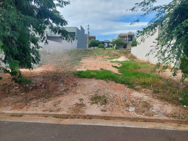 Terreno com 275m², à venda, no bairro Jardim Pinheiros em Birigüi