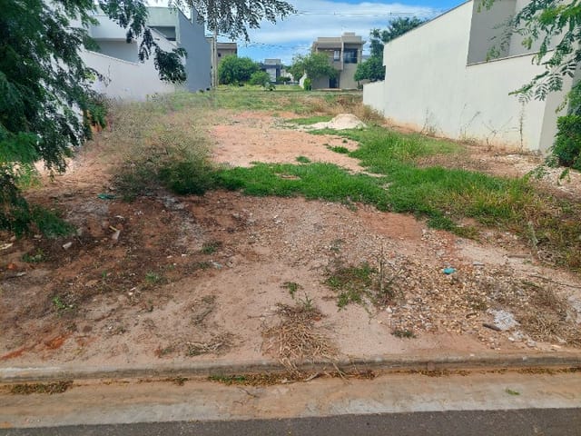 Terreno com 275m², à venda, no bairro Jardim Pinheiros em Birigüi