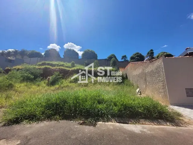 Terreno com 200m², à venda, no bairro Jardim Rio Verde em Andradas