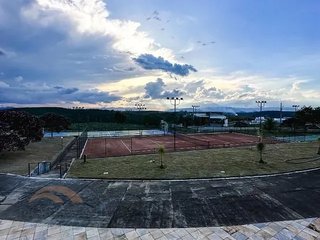 Terreno com 732m², à venda, no bairro Condomínio Lagoa Silvana - Parques do Vale em Caratinga