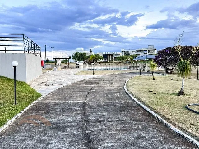Terreno com 732m², à venda, no bairro Condomínio Lagoa Silvana - Parques do Vale em Caratinga