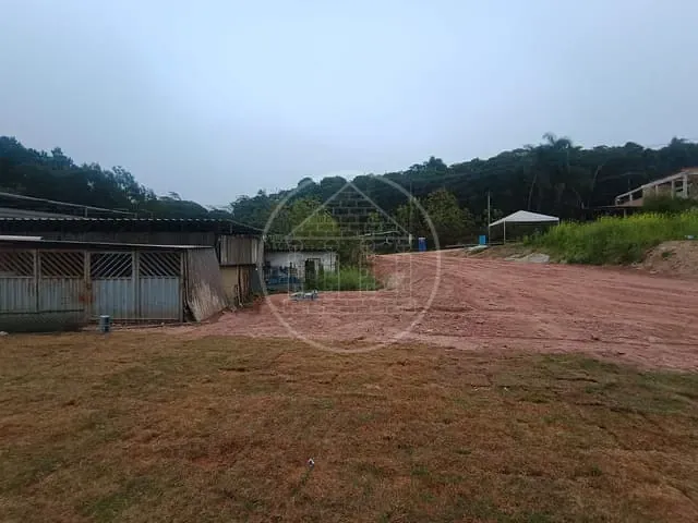 Terreno com 3400m², à venda, no bairro Parelheiros em São Paulo