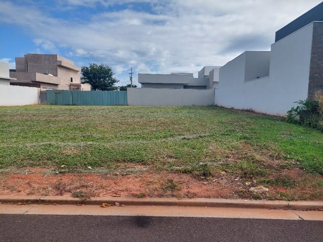 Terreno com 285m², à venda, no bairro Jardim Pinheiros em Birigüi