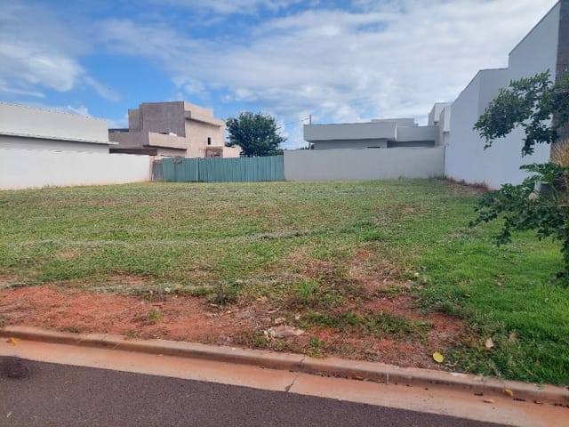 Terreno com 285m², à venda, no bairro Jardim Pinheiros em Birigüi