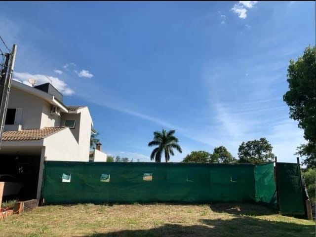 Terreno com 300m², à venda, no bairro Aurora em Londrina