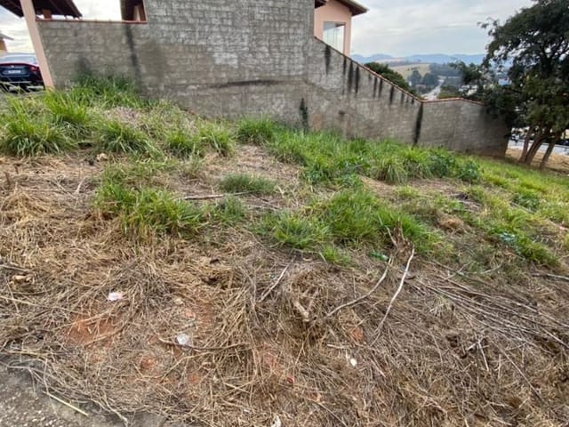 Terreno com 333m², à venda, no bairro Centro em Extrema