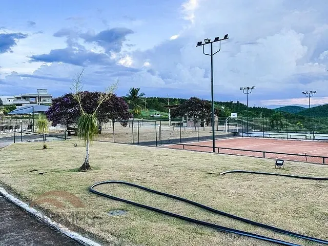 Terreno com 880m², à venda, no bairro Condomínio Lagoa Silvana - Parques do Vale em Caratinga