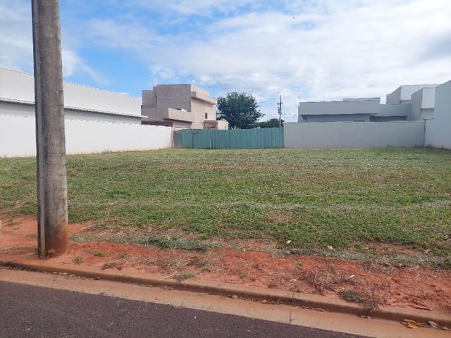 Terreno com 285m², à venda, no bairro Jardim Pinheiros em Birigüi