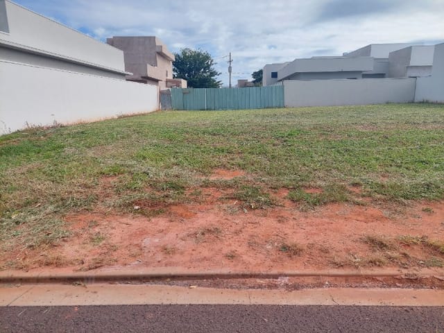 Terreno com 285m², à venda, no bairro Jardim Pinheiros em Birigüi