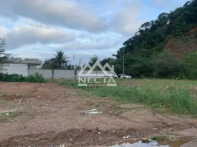 Terreno com 360m², à venda, no bairro Estância Balneária Hawai (Massaguaçu) em Caraguatatuba