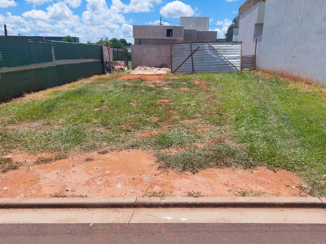 Terreno com 303m², à venda, no bairro Jardim Pinheiros em Birigüi