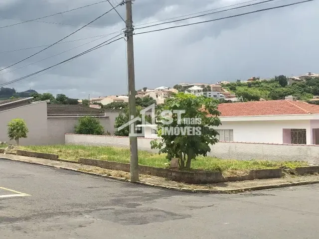 Terreno com 392m², à venda, no bairro Vila Mosconi em Andradas