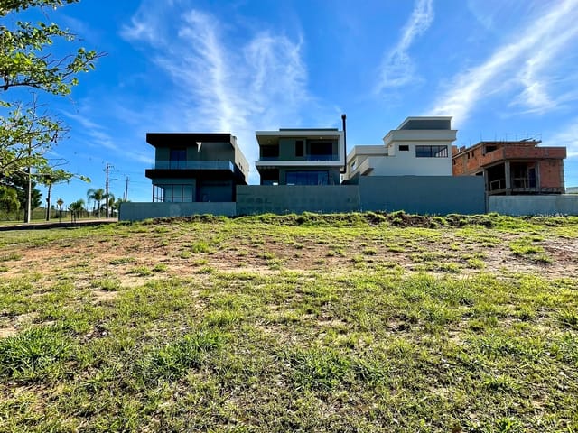 Terreno com 300m², à venda, no bairro Jardim Carvalho em Ponta Grossa