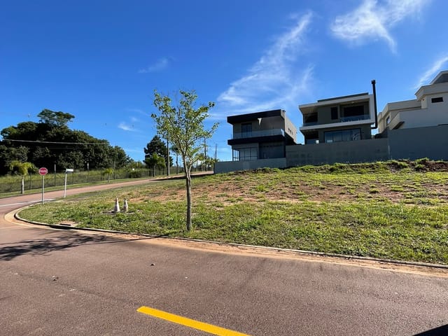 Terreno com 300m², à venda, no bairro Jardim Carvalho em Ponta Grossa