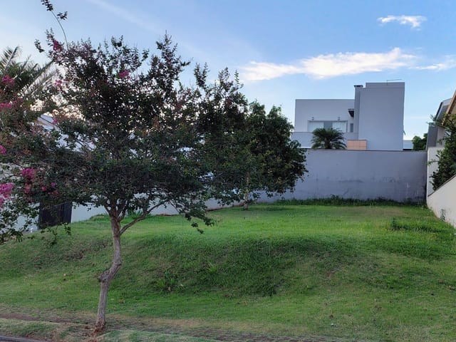 Terreno com 316m², à venda, no bairro Esperança em Londrina