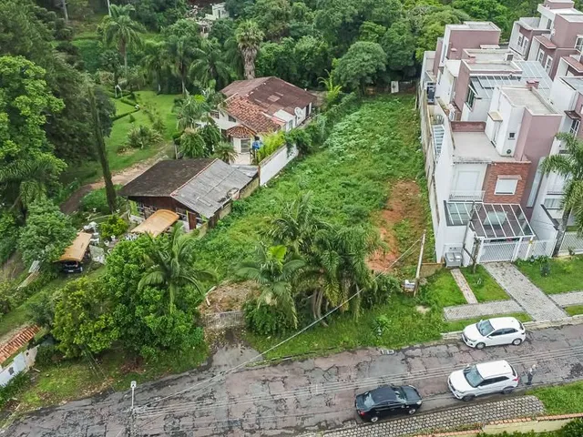 Terreno à venda, no bairro Campo Comprido em Curitiba
