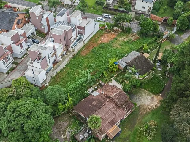 Terreno à venda, no bairro Campo Comprido em Curitiba