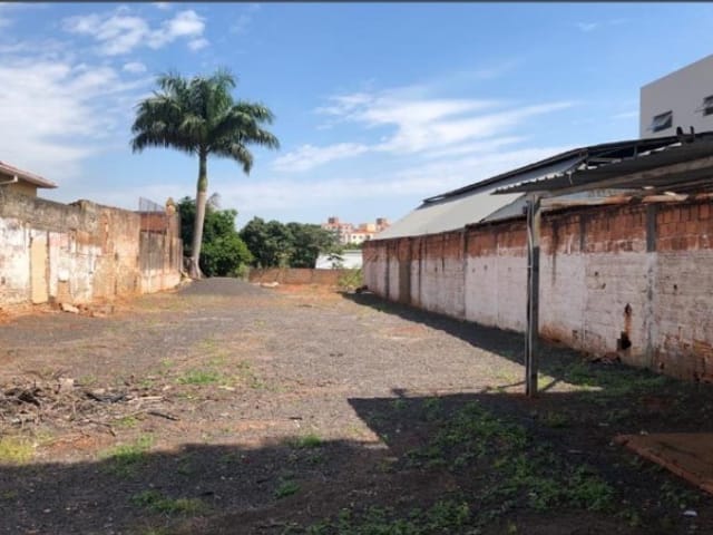 Terreno com 1081m², à venda, no bairro Centro em Birigüi