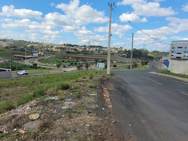 Terreno com 840m², à venda, no bairro Oficinas em Ponta Grossa