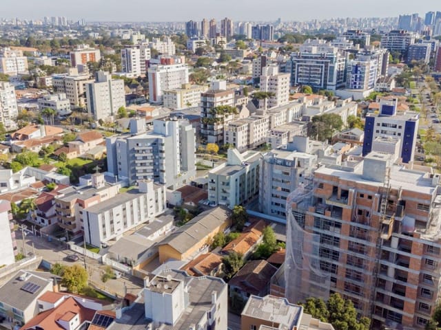 Terreno à venda, no bairro Bacacheri em Curitiba