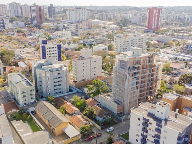 Terreno à venda, no bairro Bacacheri em Curitiba