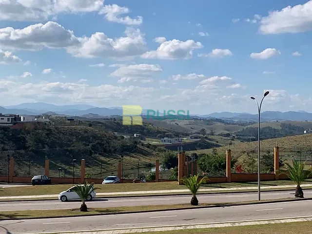 Terreno com 560m², para alugar, no bairro São José dos Campos em São José dos Campos