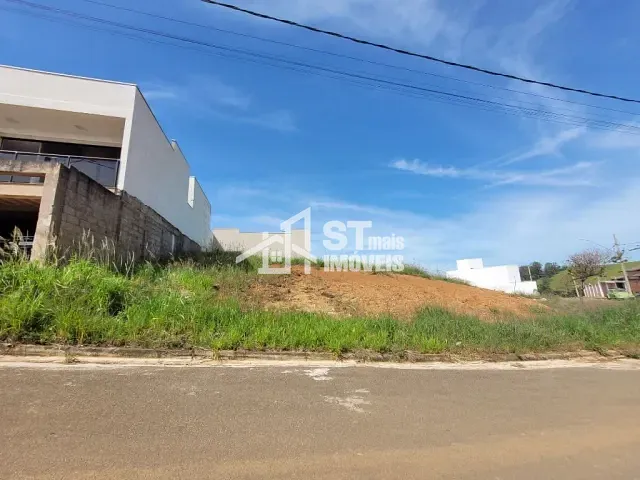 Terreno com 334m², à venda, no bairro Portal da Mantiqueira em Andradas