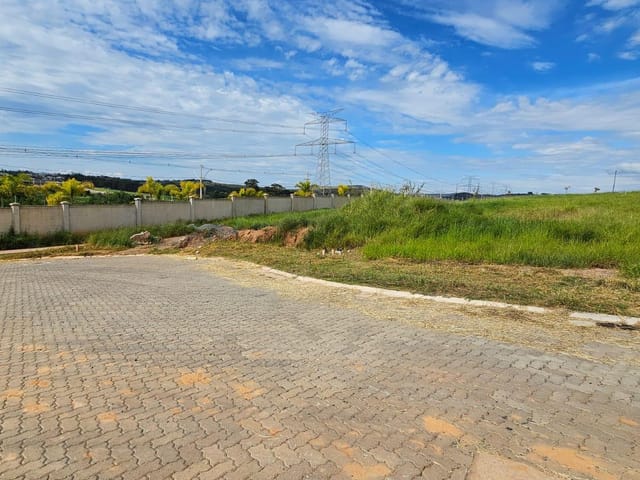 Terreno com 639m², à venda, no bairro Vila Sônia (Sousas) em Campinas