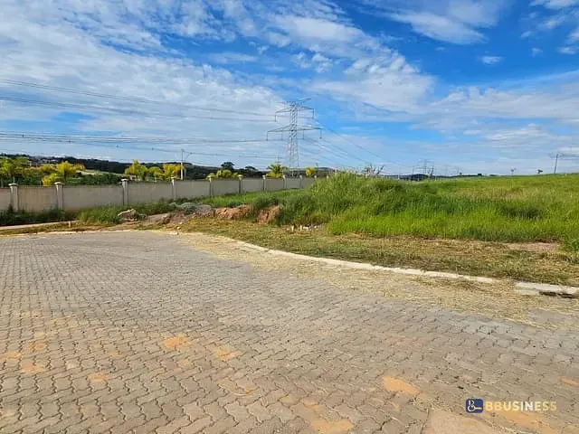 Terreno com 639m², à venda, no bairro Vila Sônia (Sousas) em Campinas