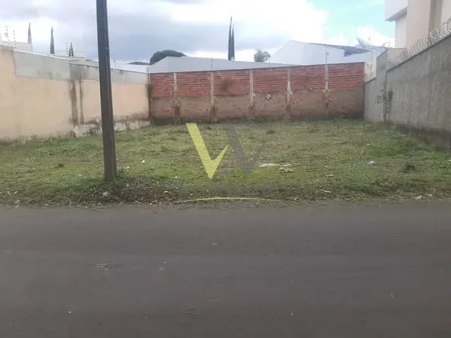 Terreno com 301m², à venda, no bairro Villa Bella em Anápolis