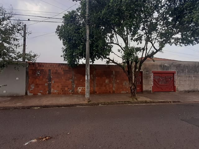 Terreno com 250m², à venda, no bairro Alvorada em Araçatuba