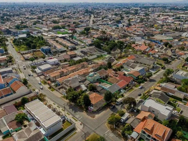 Terreno à venda, no bairro Capão Raso em Curitiba